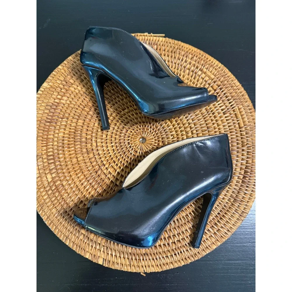 BCBGeneration Black Patent Peep Toe Stiletto Shooties Ankle Boots Size 6B/36